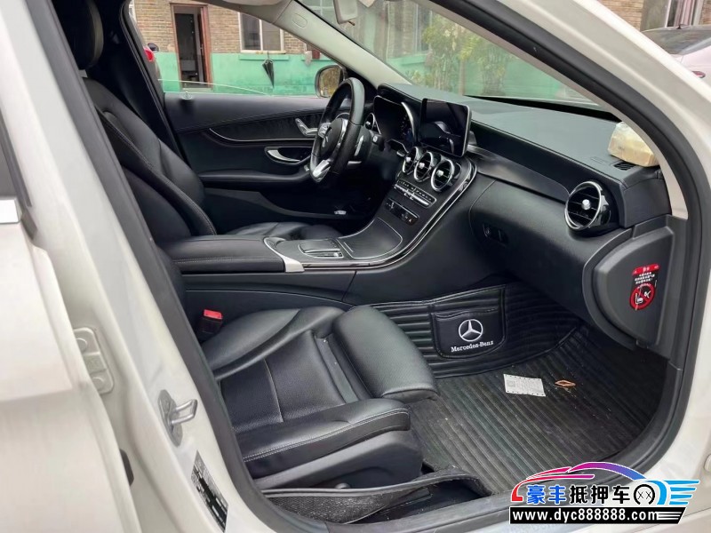 19年奔驰C级轿车抵押车出售