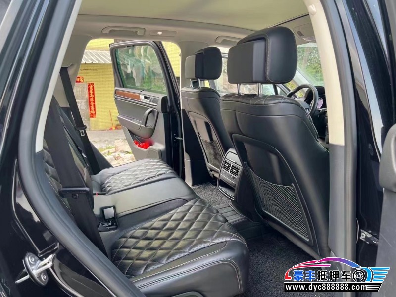 17年大众途锐轿车抵押车出售