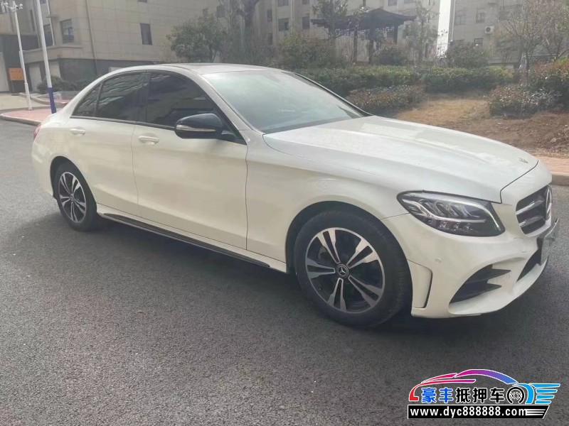 19年奔驰C轿车抵押车出售