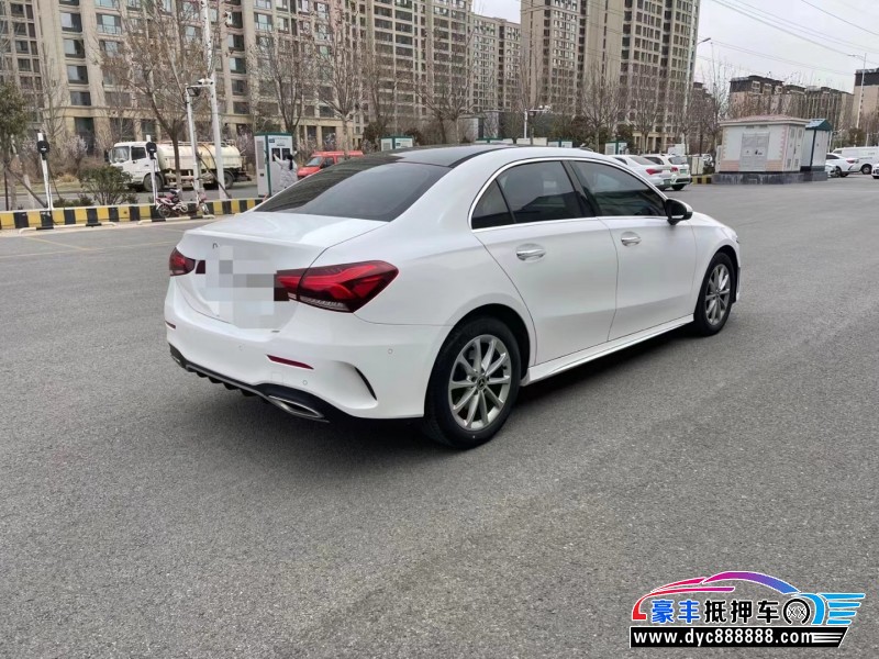 19年奔驰A轿车抵押车出售