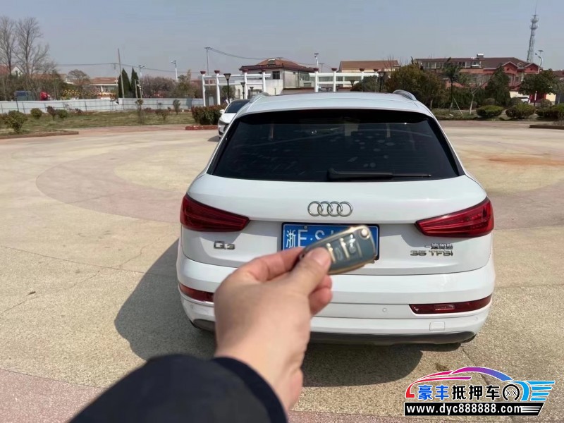 16年奥迪Q3轿车抵押车出售