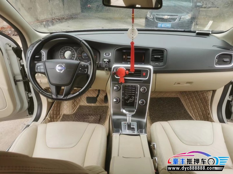 11年沃尔沃S60轿车抵押车出售