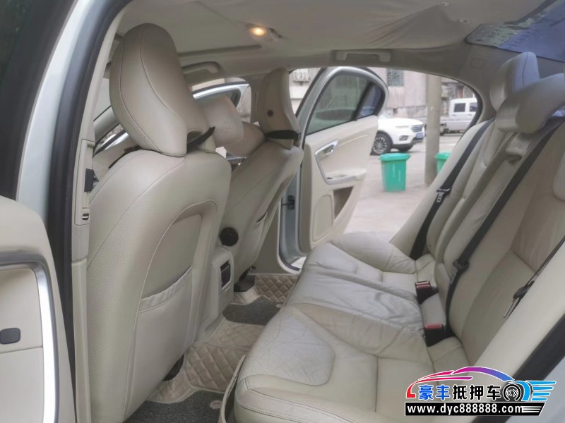 11年沃尔沃S60轿车抵押车出售