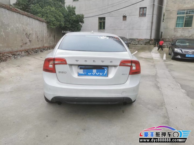 11年沃尔沃S60轿车抵押车出售