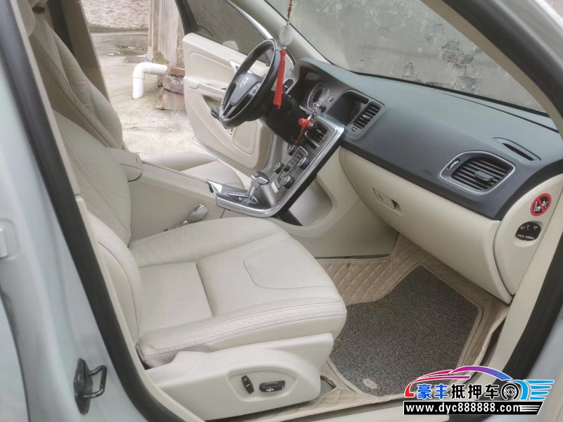 11年沃尔沃S60轿车抵押车出售