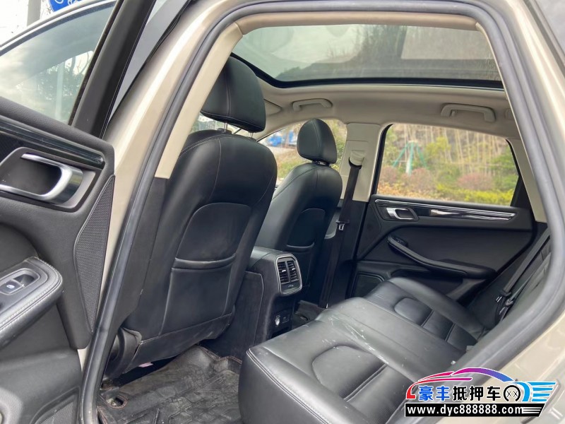 17年众泰SR9轿车抵押车出售