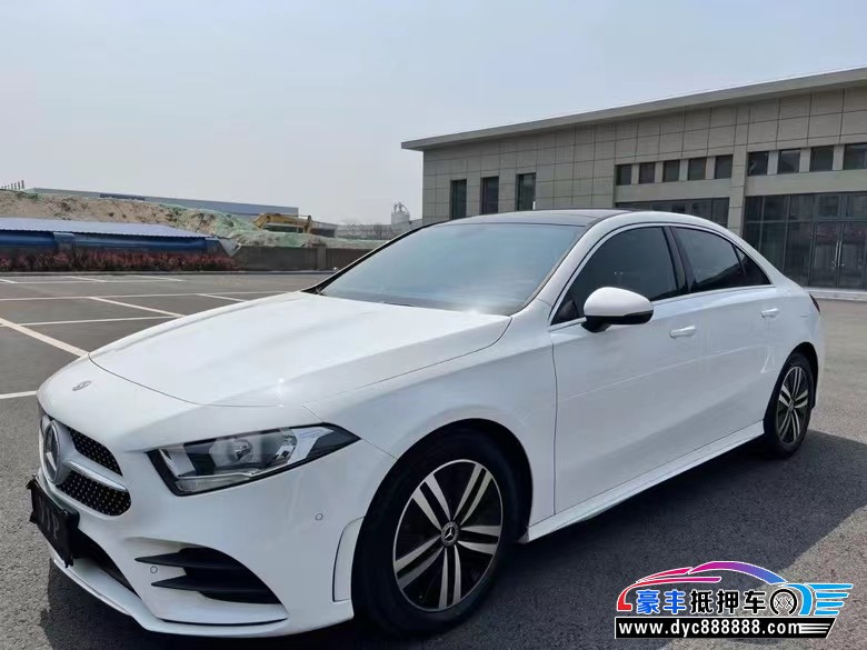 19年奔驰A轿车抵押车出售