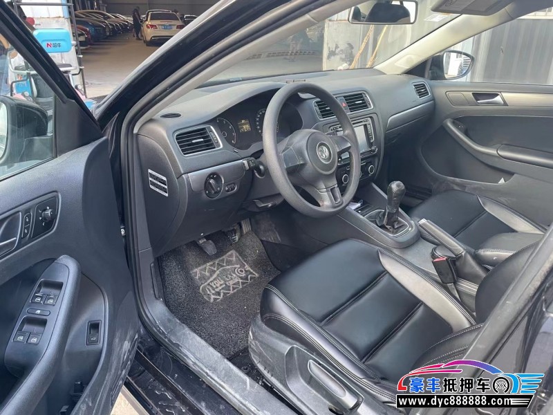 15年大众速腾轿车抵押车出售