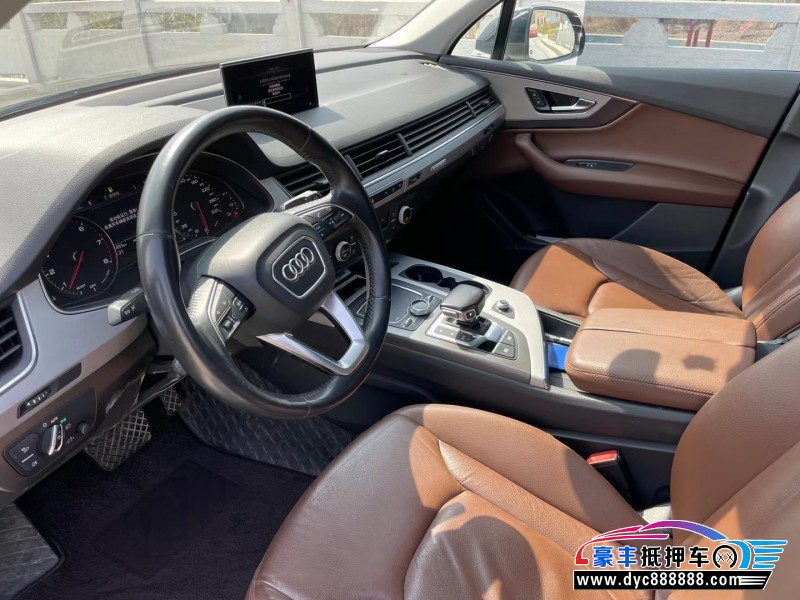16年奥迪Q7轿车抵押车出售