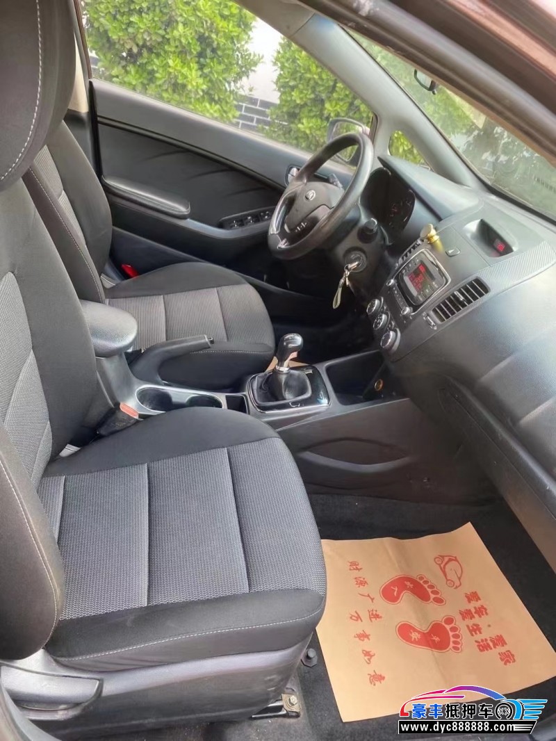 17年起亚K3轿车抵押车出售