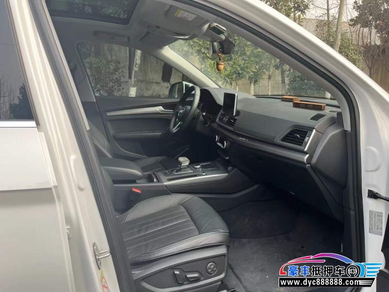 21年奥迪Q5轿车抵押车出售