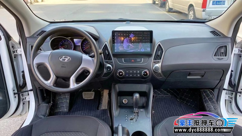 17年现代ix35轿车抵押车出售