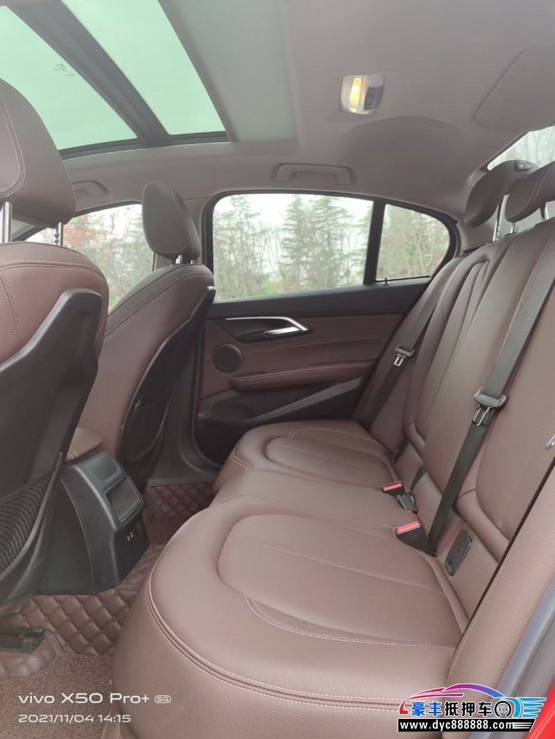 20年宝马1系轿车抵押车出售