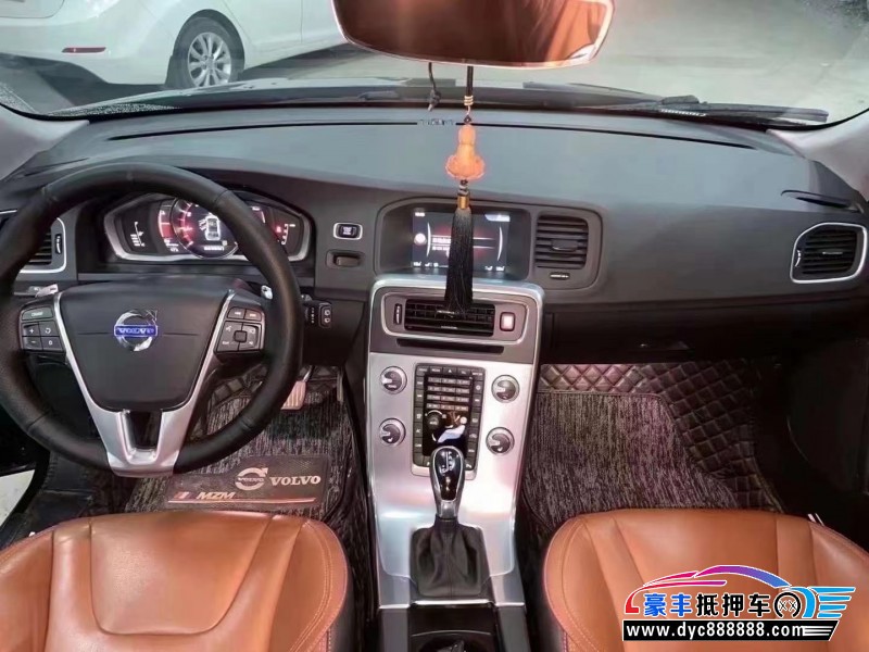 16年沃尔沃V60SUV抵押车出售