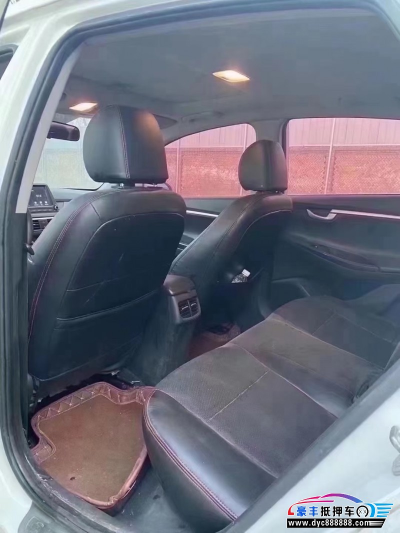 18年现代悦动轿车抵押车出售