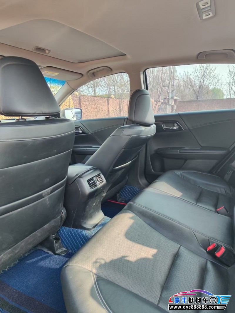 16年本田雅阁轿车抵押车出售