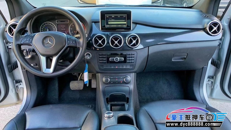 13年奔驰B级轿车抵押车出售