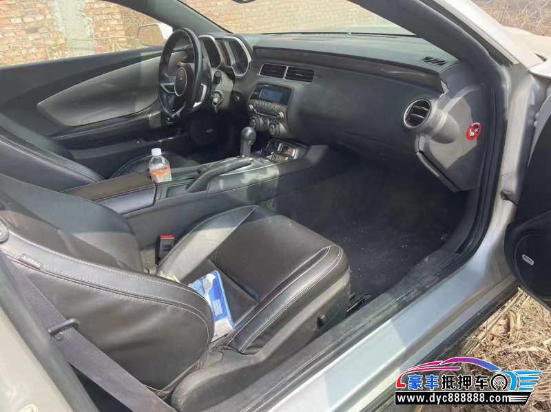 14年雪佛兰科迈罗轿车抵押车出售