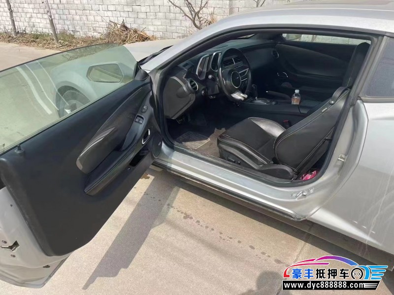 14年雪佛兰科迈罗轿车抵押车出售