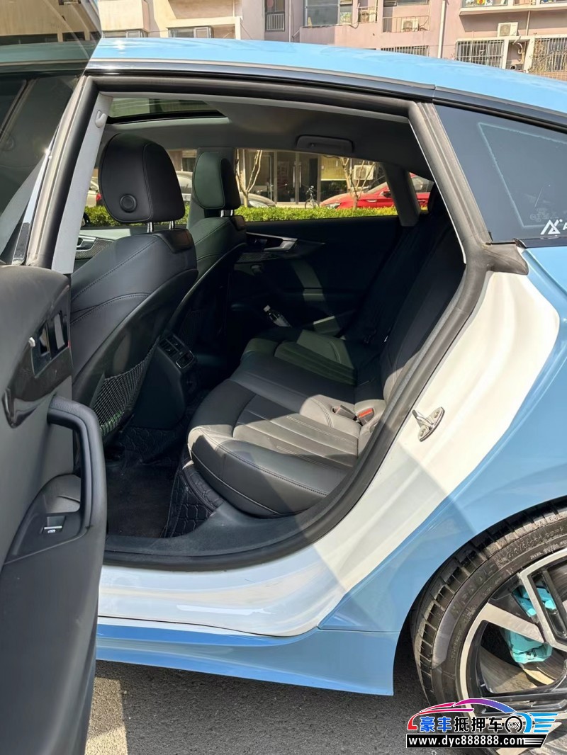 22年奥迪A5轿车抵押车出售