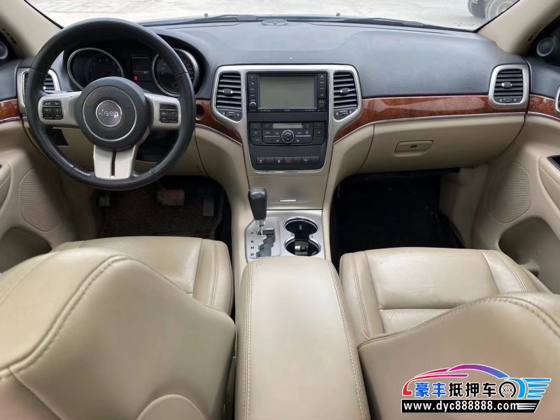 12年Jeep指南者轿车抵押车出售