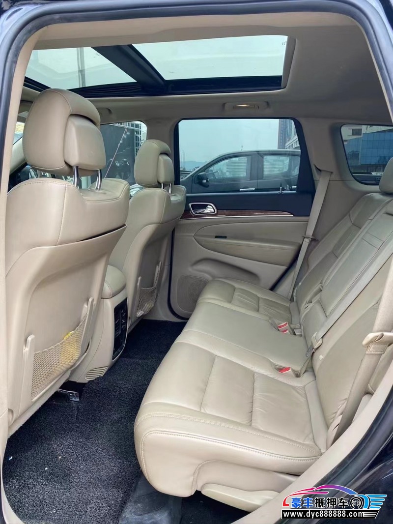 12年Jeep指南者轿车抵押车出售