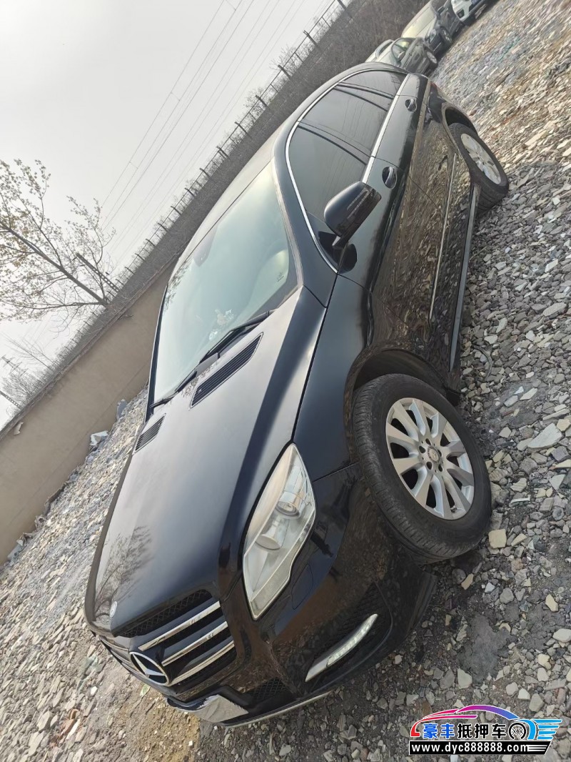 14年奔驰R轿车抵押车出售