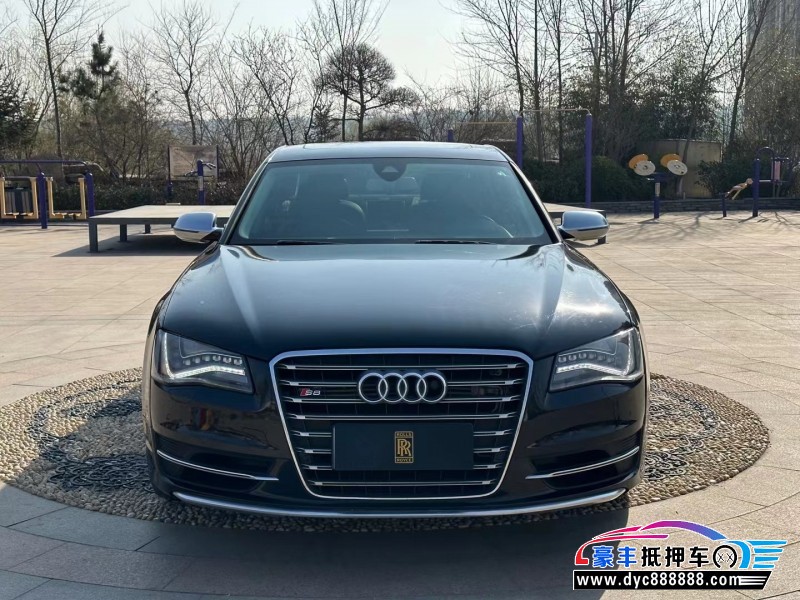 14年奥迪S8轿车抵押车出售