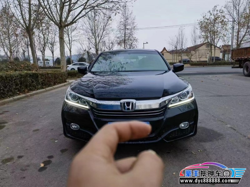 16年本田雅阁轿车抵押车出售