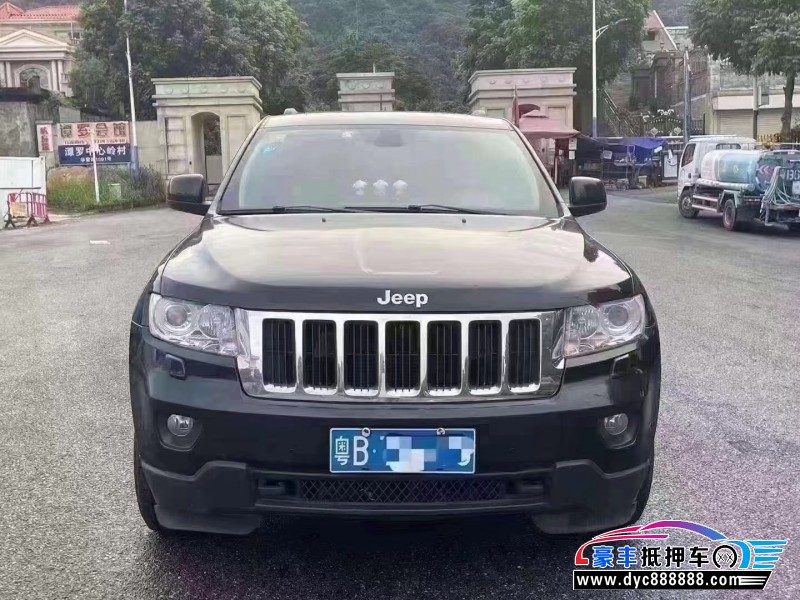 13年Jeep大切诺基轿车抵押车出售