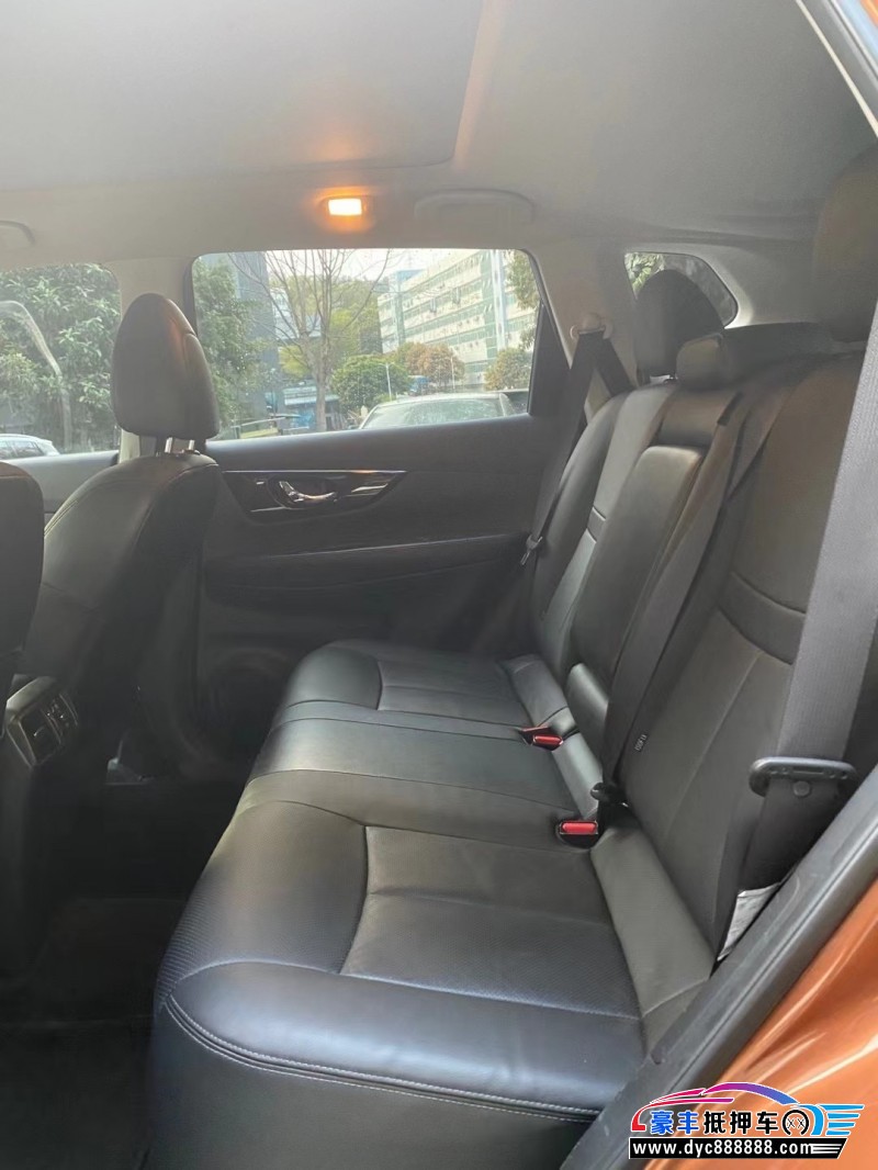 14年日产奇骏轿车抵押车出售