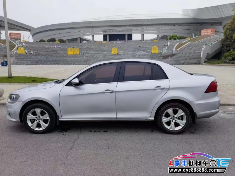 14年大众宝来轿车抵押车出售