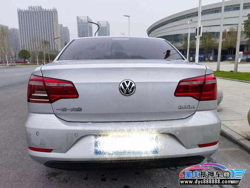 14年大众宝来轿车抵押车出售