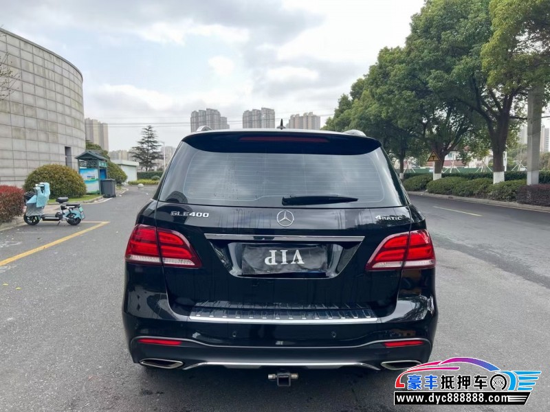 17年奔驰GLE轿车抵押车出售