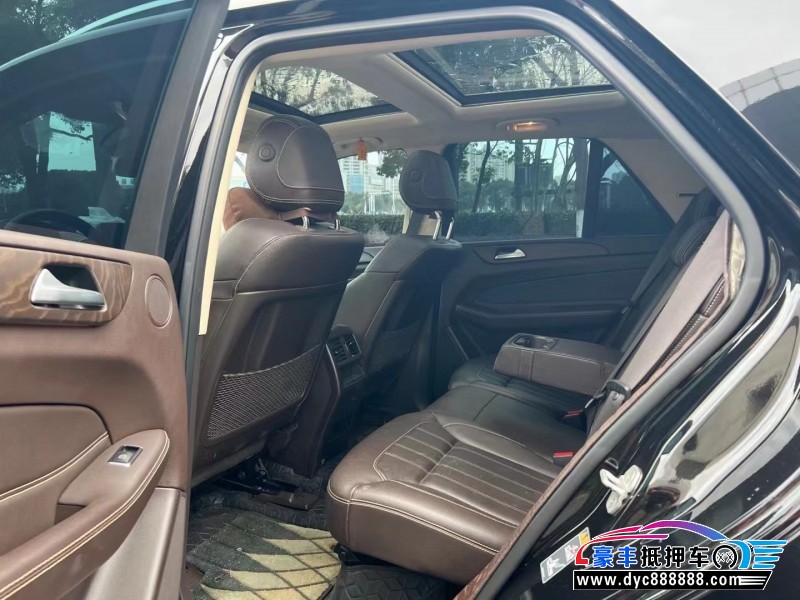 17年奔驰GLE轿车抵押车出售