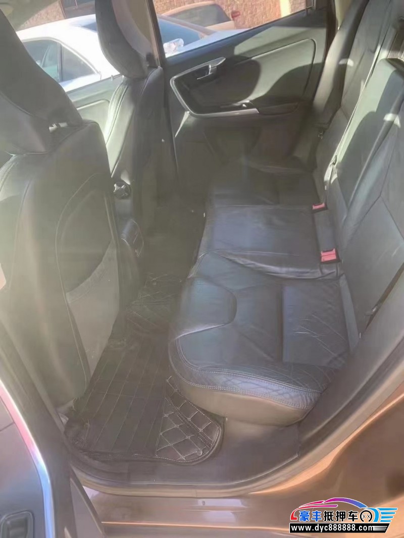 13年沃尔沃XC60SUV抵押车出售