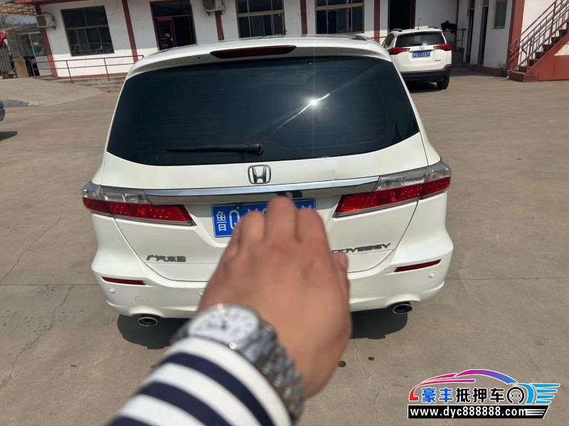 13年本田奥德赛MPV抵押车出售