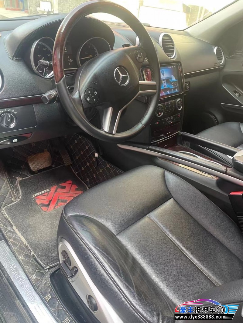 12年奔驰GL轿车抵押车出售