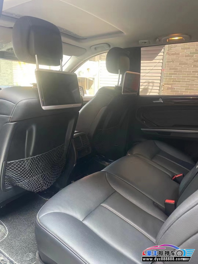 12年奔驰GL轿车抵押车出售