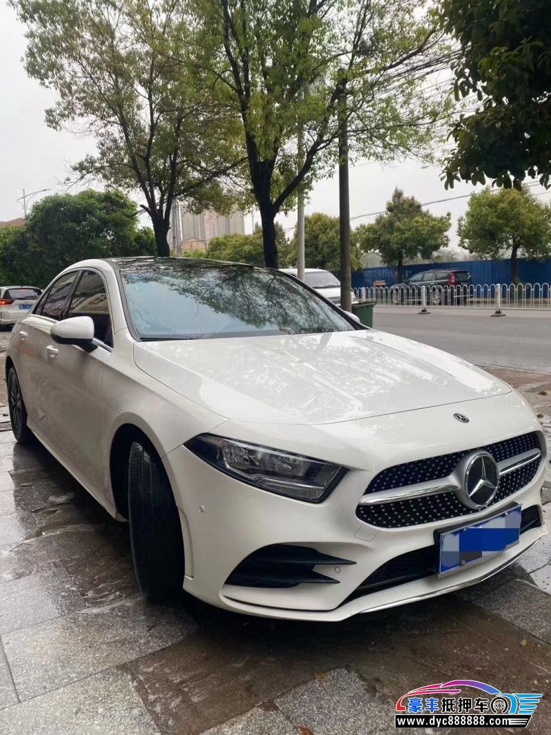 20年奔驰A轿车抵押车出售