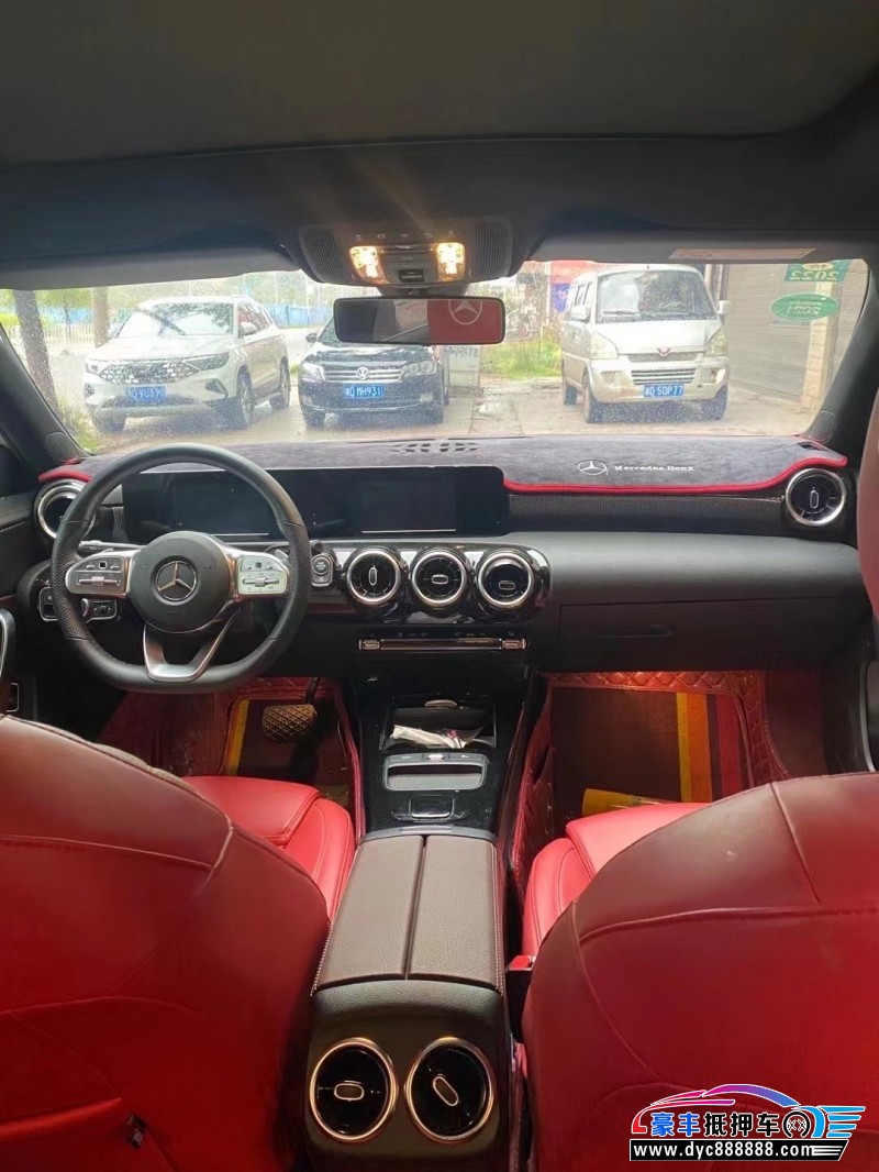 20年奔驰A轿车抵押车出售