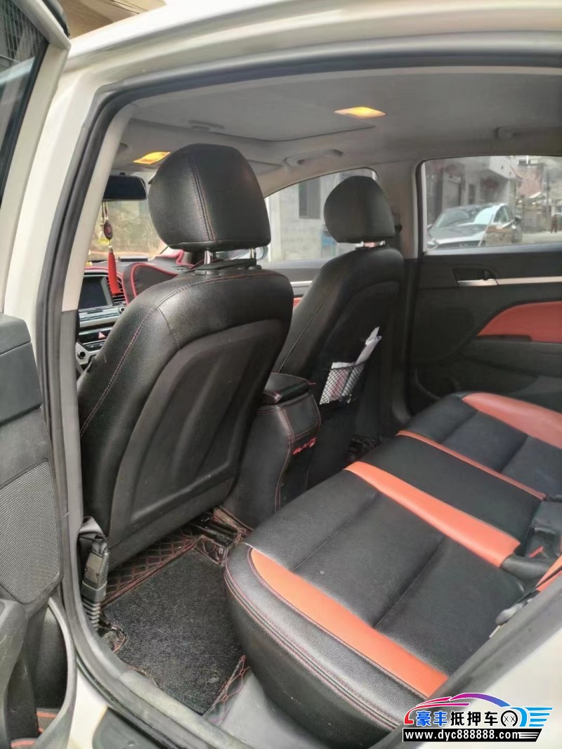 17年现代领动轿车抵押车出售