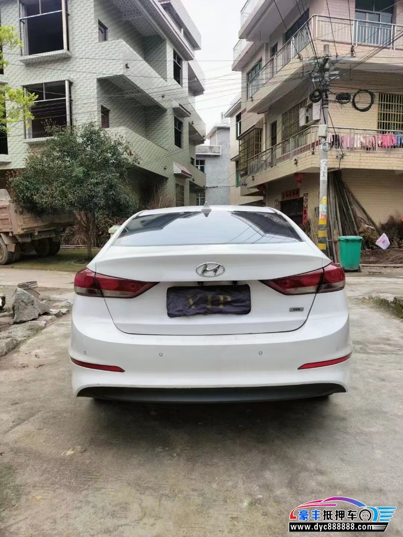 17年现代领动轿车抵押车出售