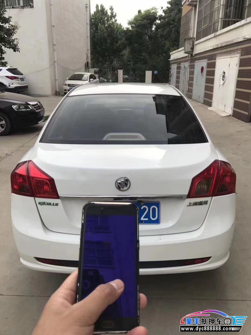 14年别克凯越轿车抵押车出售