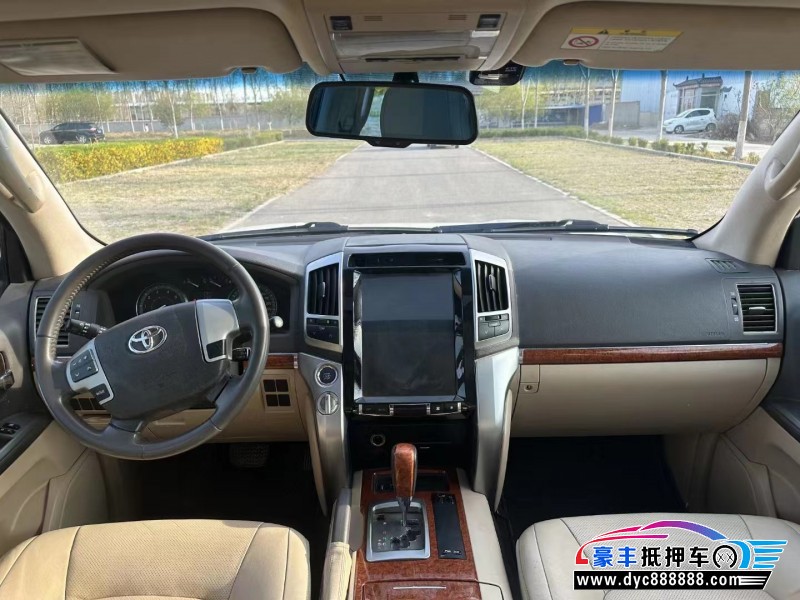 13年丰田兰德酷路泽轿车抵押车出售