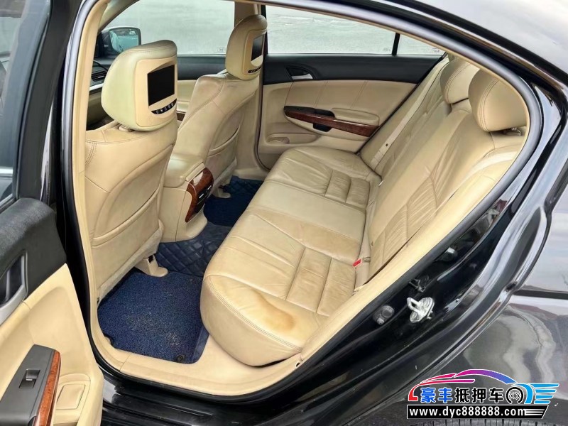 12年本田雅阁轿车抵押车出售