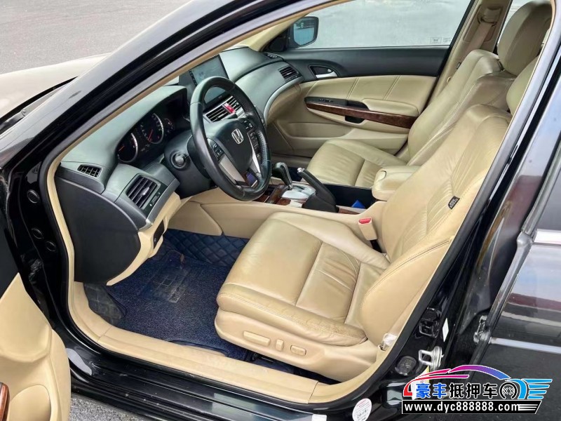 12年本田雅阁轿车抵押车出售