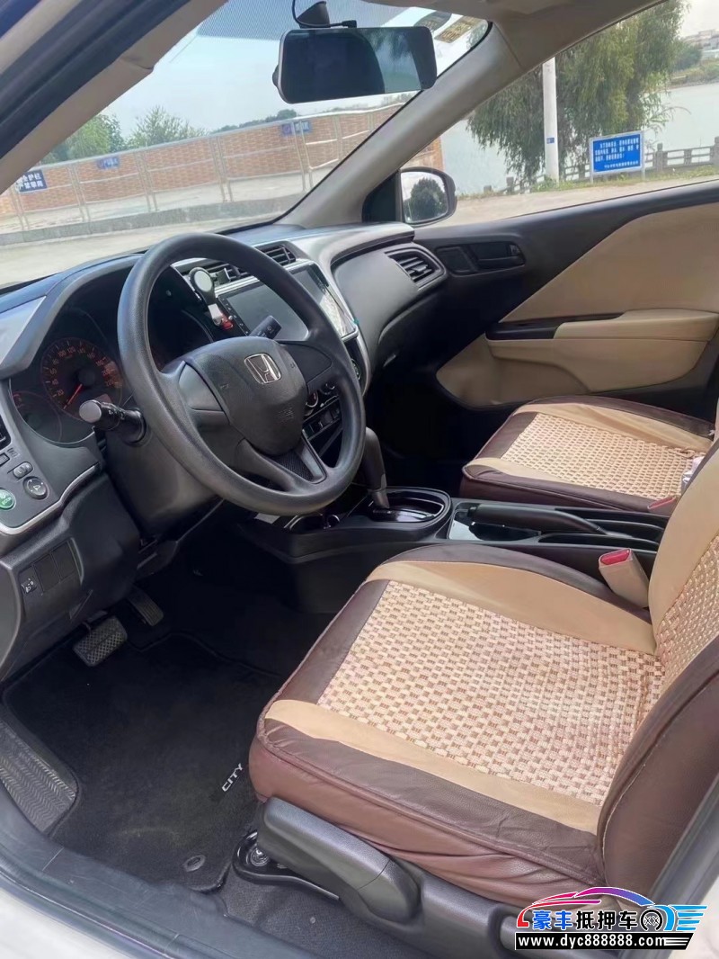18年本田锋范轿车抵押车出售
