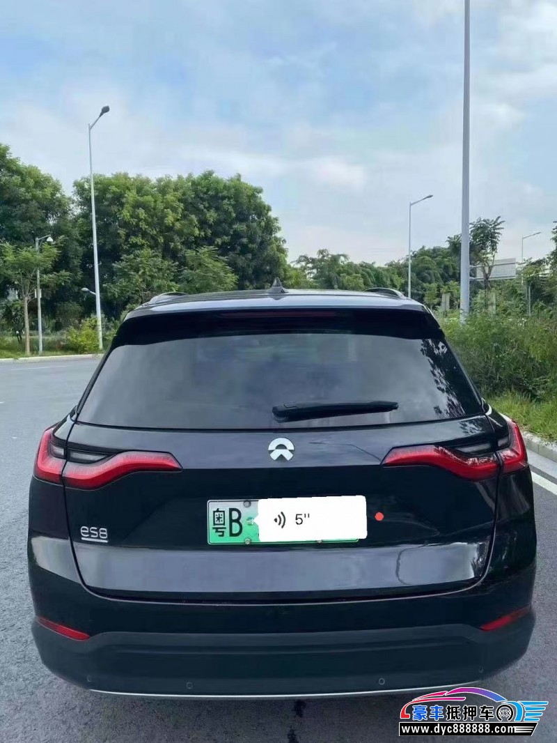 18年蔚来ES8轿车抵押车出售