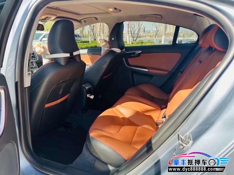 17年沃尔沃S60轿车抵押车出售